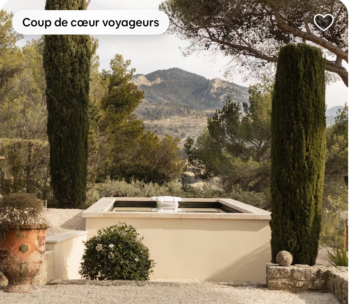 Le gîte des Espiers à Beaumes-de-Venise, terrasse et vue sur les Dentelles de Montmirail